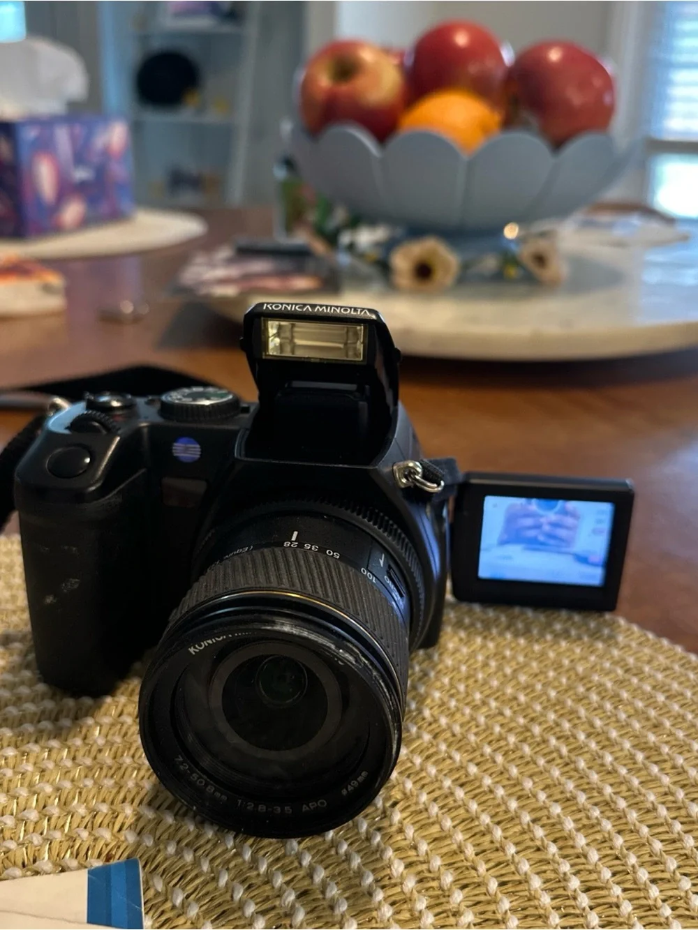 Konica Minolta Dimage A200 Digital Bridge Camera 8MP CCD 7x Zoom. For Parts